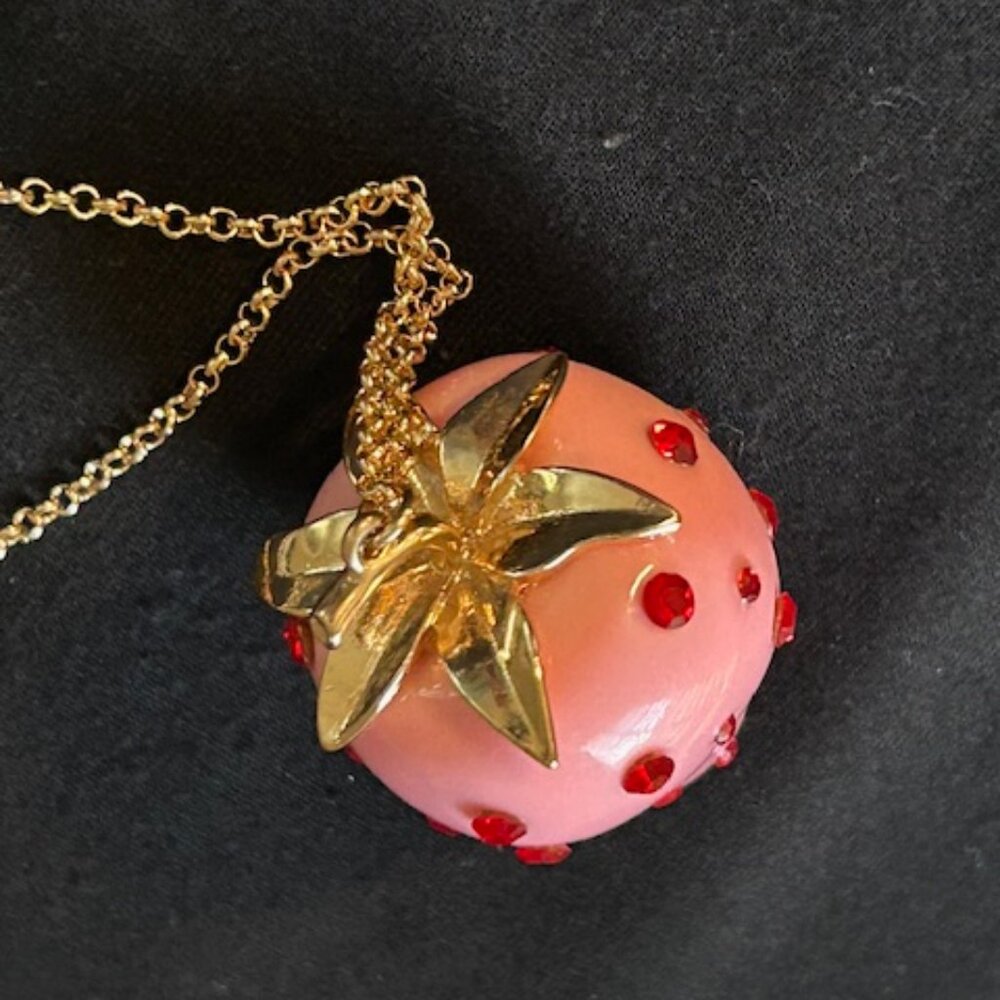 3 Betsey Johnson Nekclaces - Picture 8 of 8